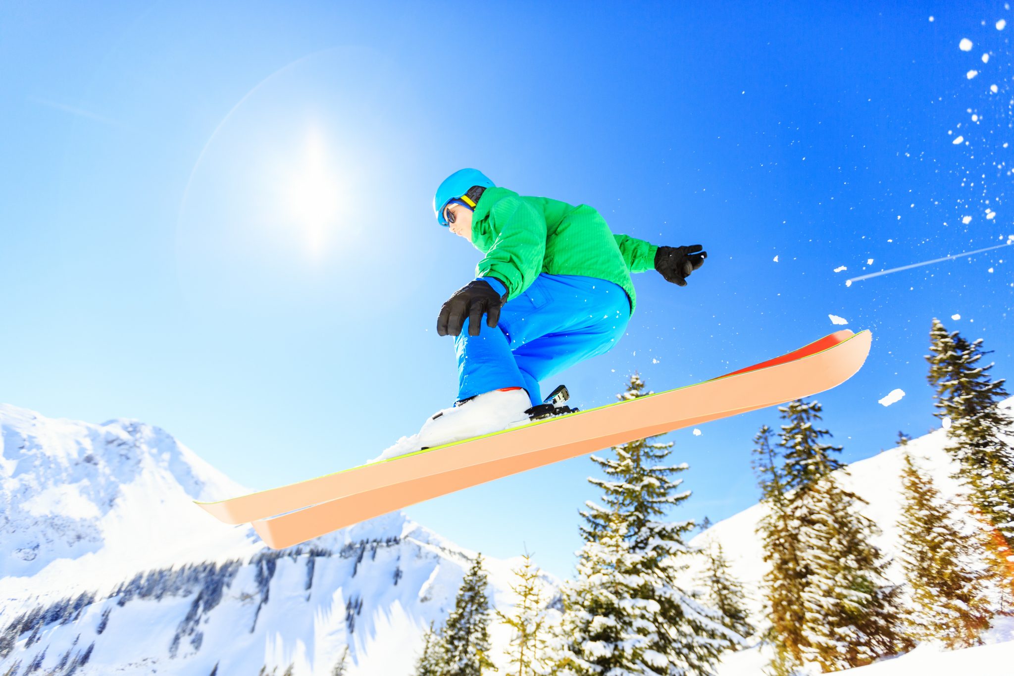 The Best Knee Braces for Skiing to Keep You on the Slopes Longer - Best ...