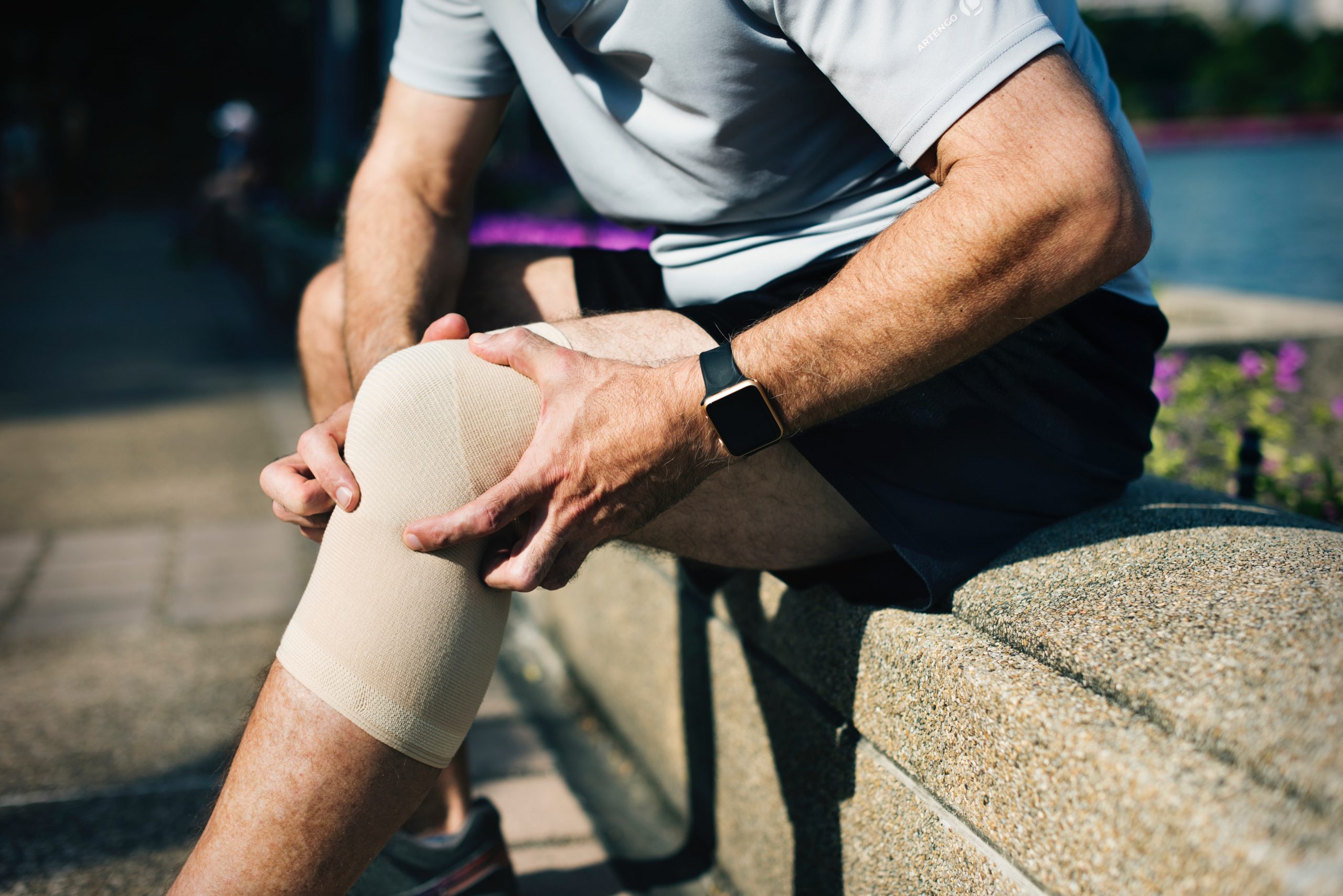 The Best Knee Compression Sleeve to Help with Pain and Mobility